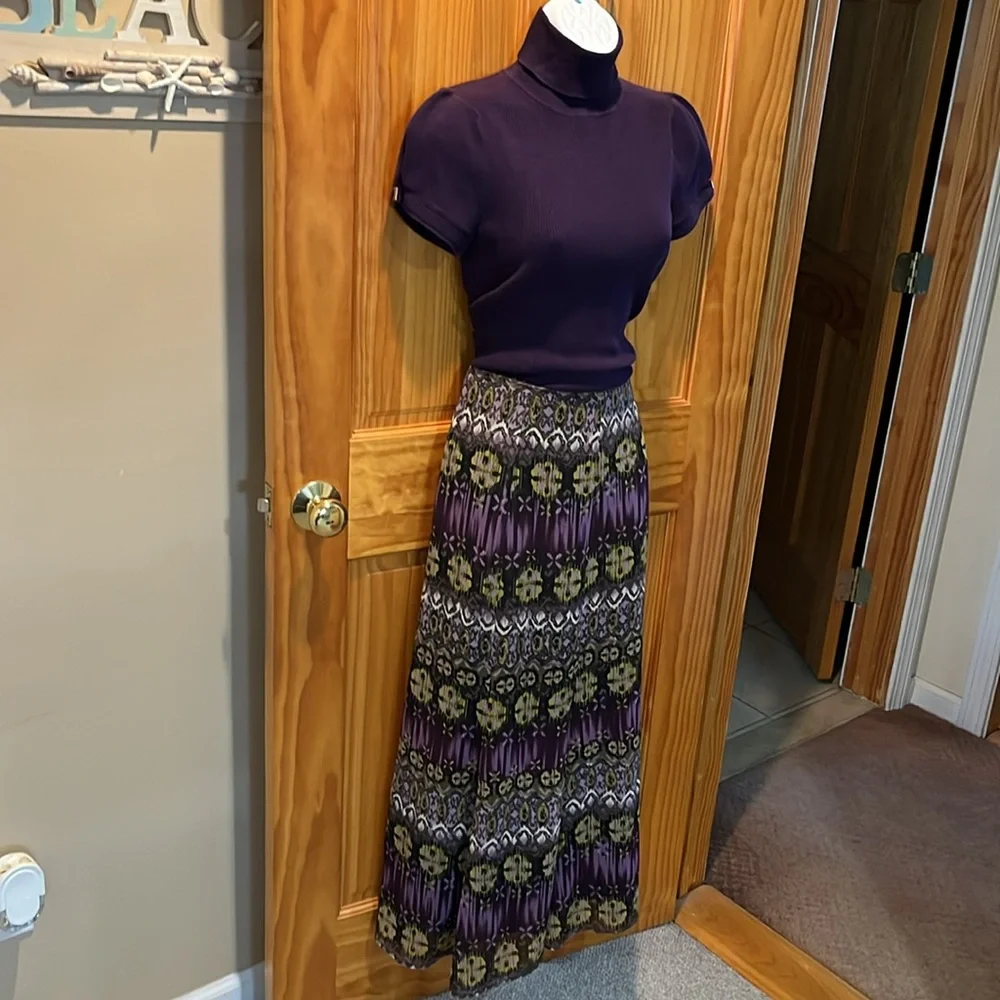 Dressbarn Skirt - Picture 2 of 9